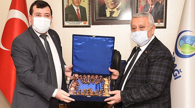 Başkan Zeybek’ten Yaylabağı’na ziyaret