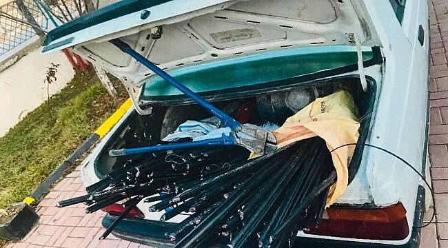 Çalıntı telefon kablolarıyla yakalandılar