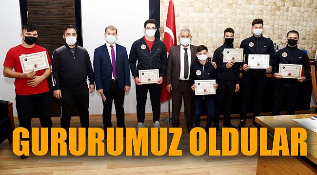 GURURUMUZ OLDULAR