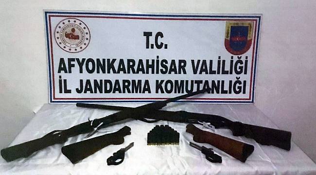 KÖYLÜLERE SİLAH SATIYORLARDI