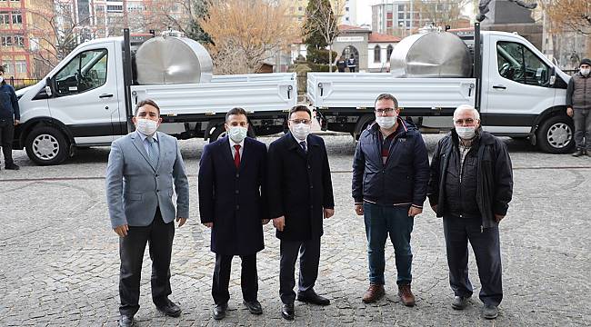 Süt toplama araçlarını Vali Çiçek teslim etti