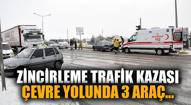 AFYONKARAHİSAR'DA 3 ARAÇLI KAZA