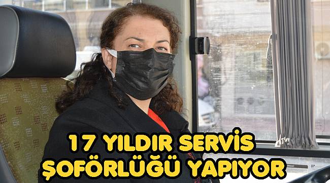 17 yıldır servis şoförlüğü yapan kadın örnek oluyor