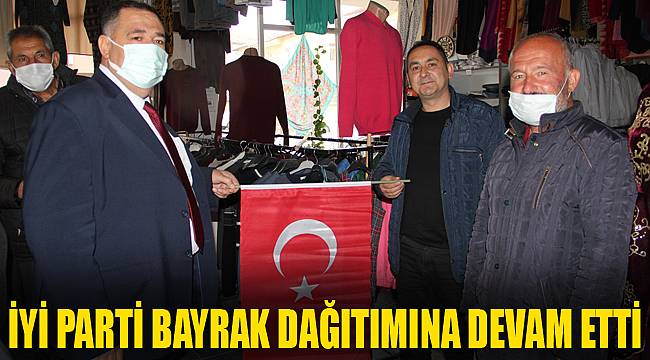 İYİ Parti bayrak dağıtımına devam etti