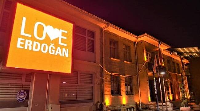 New York'taki 'Stop Erdoğan'a Sandıklı'dan 'Love Erdoğan'lı cevap
