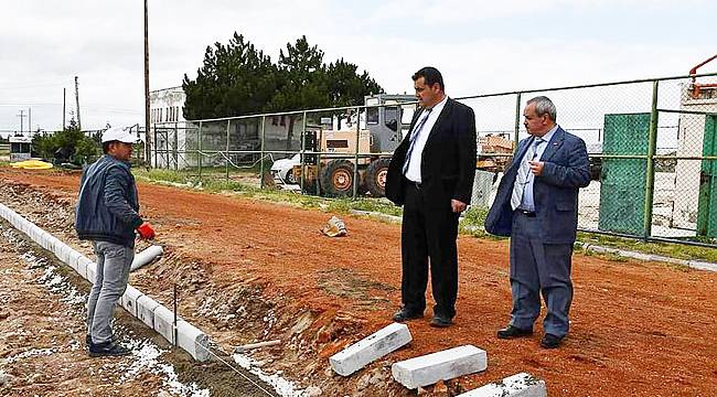 Başkan Şahin, “İlçe Stadı Yenileme Çalışmalarını Yerinde İnceledi”