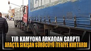 Freni boşalan tır kontrolden çıkıp yol kenarındaki kamyona çarptı 