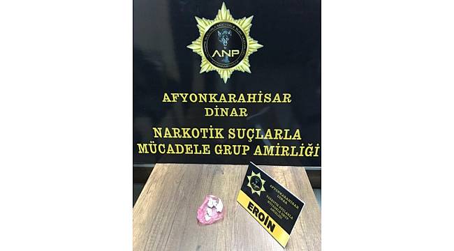 ŞÜPHELİ ARAÇTAN EROİN ÇIKTI