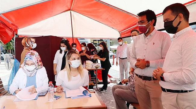 Emirdağ’da aşı çalışmasını yaygınlaştırmak için çadır kuruldu