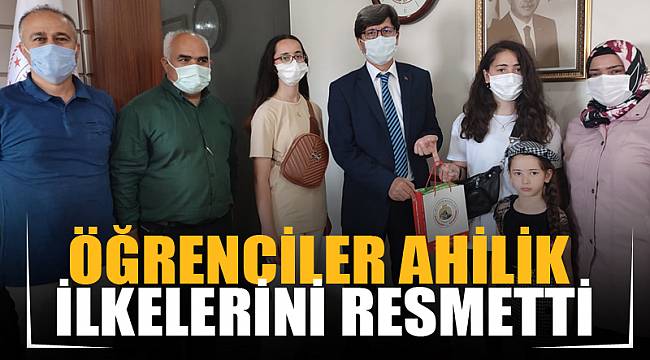 Öğrenciler Ahilik ilkelerini resimle anlattı