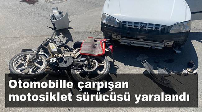 Otomobille çarpışan motosiklet sürücüsü yaralandı