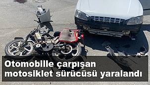 Otomobille çarpışan motosiklet sürücüsü yaralandı 