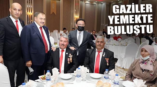 GAZİLER YEMEKTE BULUŞTU