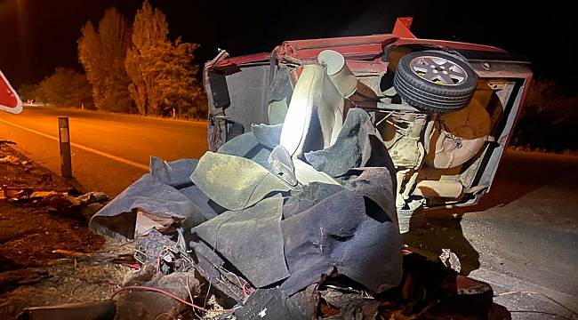 İkiye bölünen otomobilden yaralı çıktılar