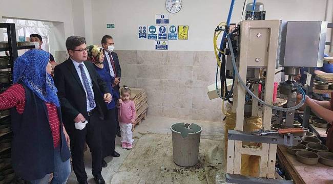 Kaymakam Düzgü'nden Şuhut Kadın Kooperatifine ziyaret