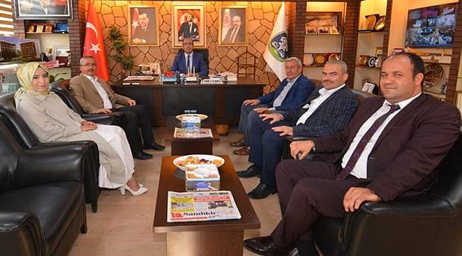 Uçar, Başkan Çöl’ü başarılı projelerinden dolayı tebrik etti