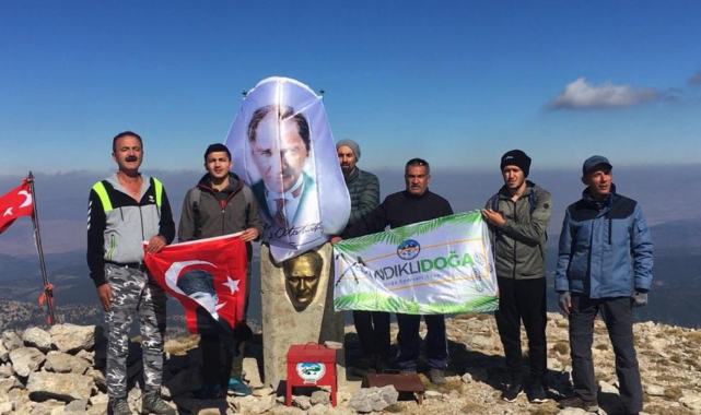 Akdağ’ın zirvesine tırmandılar