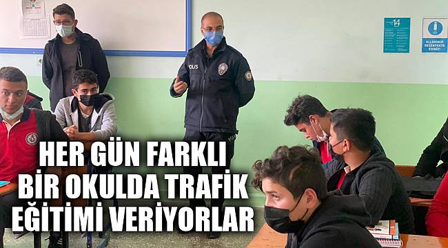Her gün farklı bir okulda trafik eğitimi veriyorlar