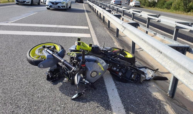 Şuhut'ta iki motosiklet çarpıştı, 3 kişi yaralandı 