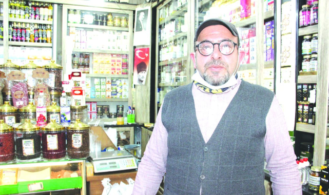 AFYONLU ÜRETİCİLER HER MEYVENİN SİRKESİNİ YAPIYOR