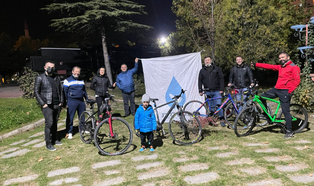Akaryakıt fiyatlarını pedal çevirerek protesto ettiler