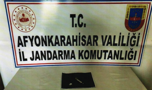 HIRSIZ VAR DİYE İHBARDA BULUNDU ÜZERİNDEN UYUŞTURUCU MADDE ÇIKTI