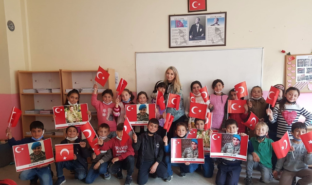 KÖY OKULUNDAKİ ÖĞRENCİLER YARDIM ELİ