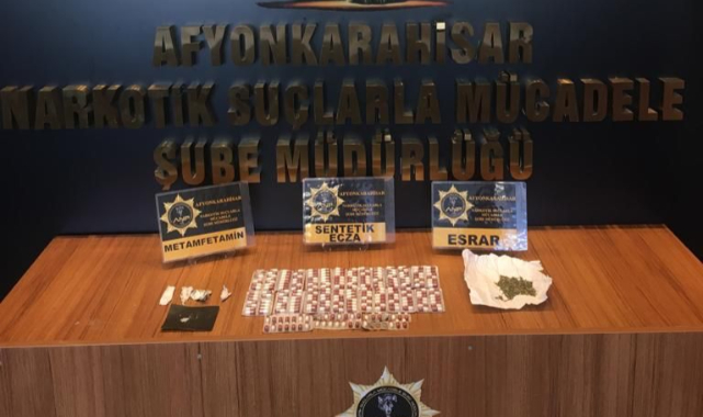 Polisten sokak satıcılarına operasyon