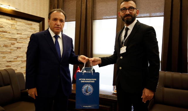 TURAK HEYETİNDEN, REKTÖR KARAKAŞ’A ZİYARET