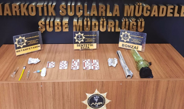 Uyuşturucu alışverişi yapılan eve polis baskını: 5 gözaltı