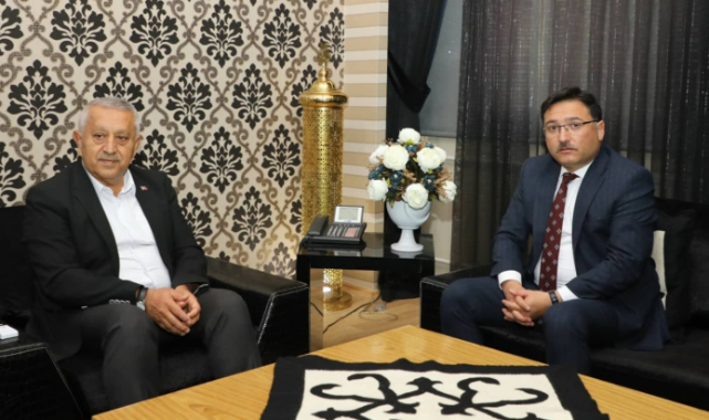 Vali Çiçek, Başkan Zeybek’i ziyaret etti