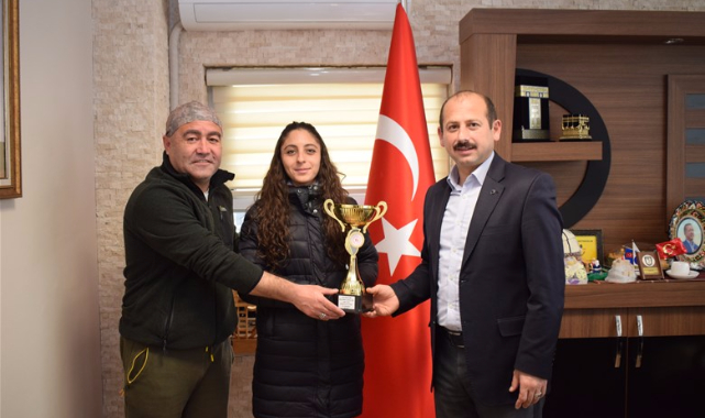 KIZLAR TÜRKİYE BİRİNCİSİ OLDU