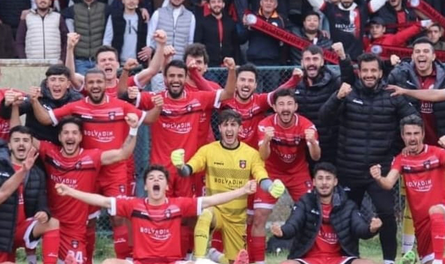 LİDERE YAN BAKILMIYOR