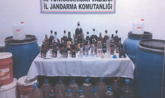 Litrelerce sahte kaçak alkol ele geçirildi 
