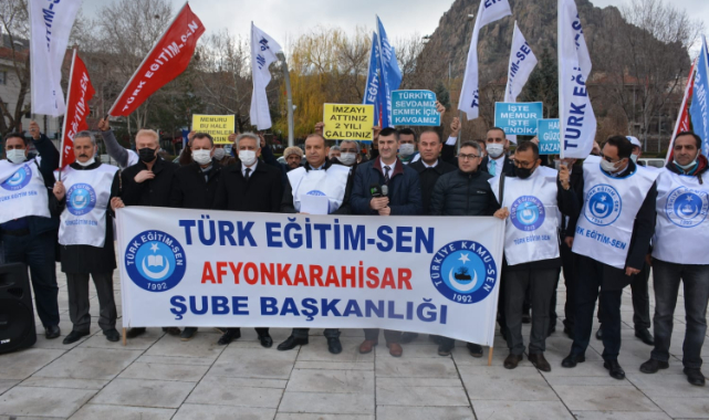 “Öğretmenlik meslek kanunu bir an önce çıkmalı”