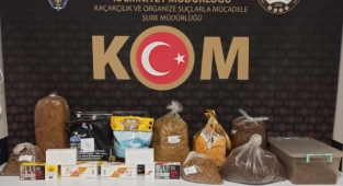 Polisten kaçak tütün satan iş yerine baskın 