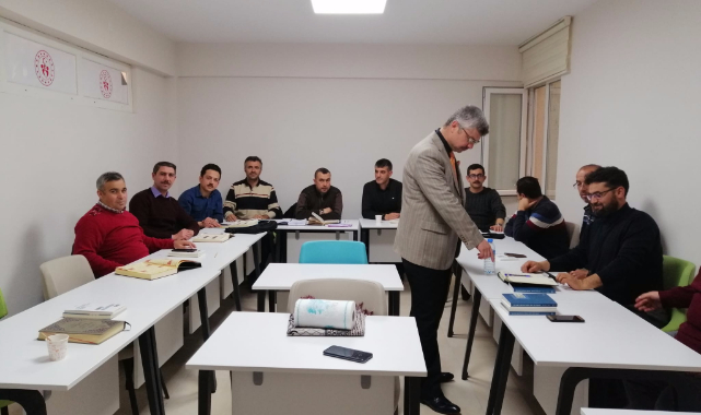 Şuhut'ta din görevlilerine Kur'an-ı Kerim'i Güzel Okuma Kursu