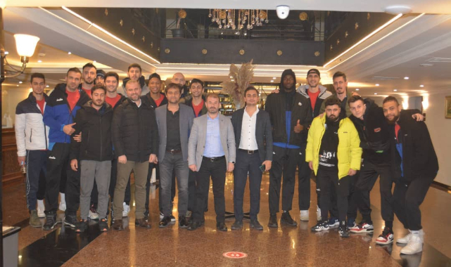 VOLEYBOL TAKIMINA MORAL YEMEĞİ
