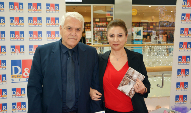 Yazar Rabia Burhan üçüncü kitabı için imza günü düzenledi