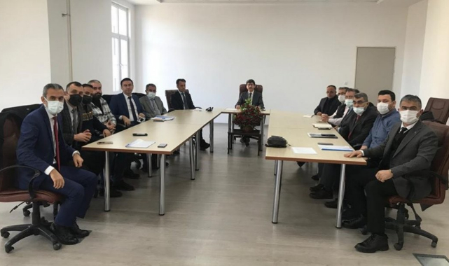AKADEMİK BAŞARI MASAYA YATIRILDI