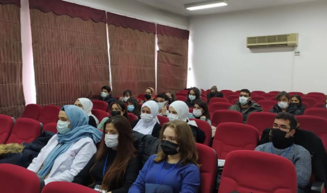 Hemşireler Kariyer Söyleşisine Katıldı