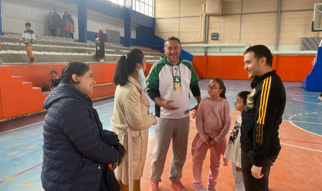Kaymakam Bilici Basketbol kursunu ziyaret etti