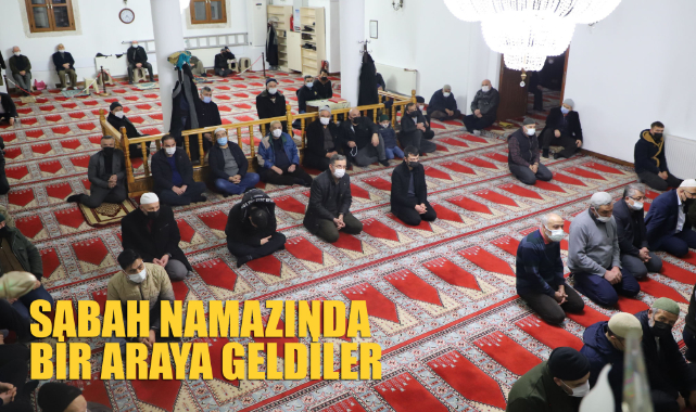 AK PARTİ HEYETİ HATİM DUASI İÇİN, SABAH NAMAZINDA BİR ARAYA GELDİ