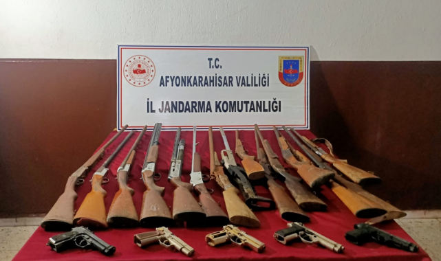 Bir cephaneliğe yetecek kadar silah ele geçirildi