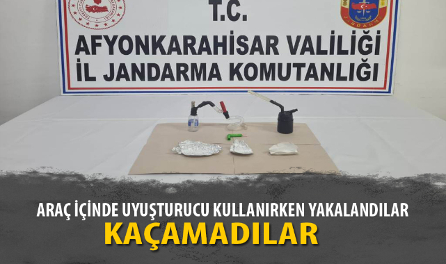 ARAÇ İÇİNDE UYUŞTURUCU KULLANIRKEN YAKALANDILAR