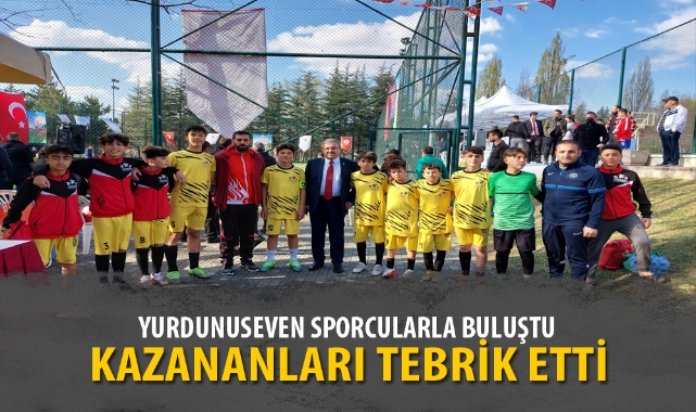 YURDUNUSEVEN AFYON FUTBOL TAKIMINI KUTLADI