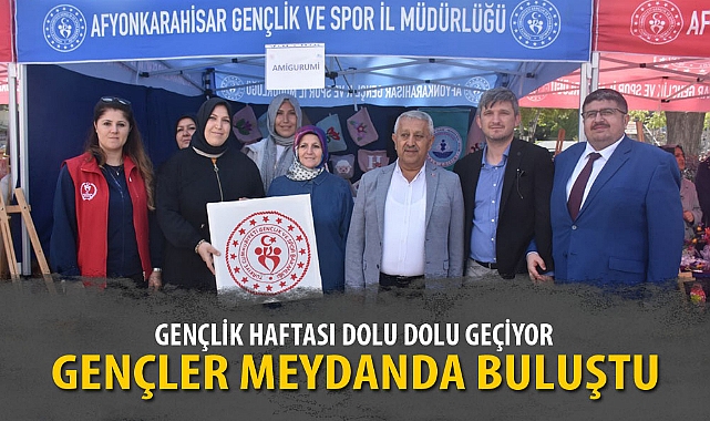 GENÇLER MEYDANDA BULUŞTU