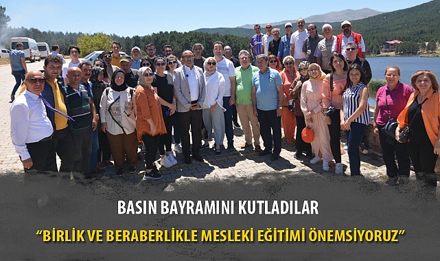 "BİRLİK VE BERABERLİKLE MESLEKİ EĞİTİMİ ÖNEMSİYORUZ"