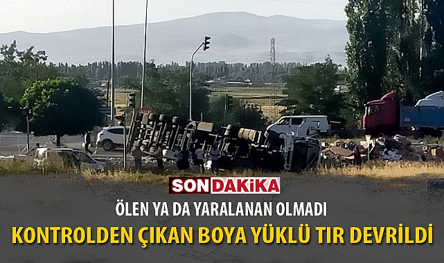 KONTROLDEN ÇIKAN BOYA YÜKLÜ TIR DEVRİLDİ, ÖLEN YA DA YARALANAN OLMADI