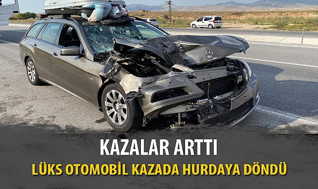 OTOMOBİL KAZADA HURDAYA DÖNDÜ